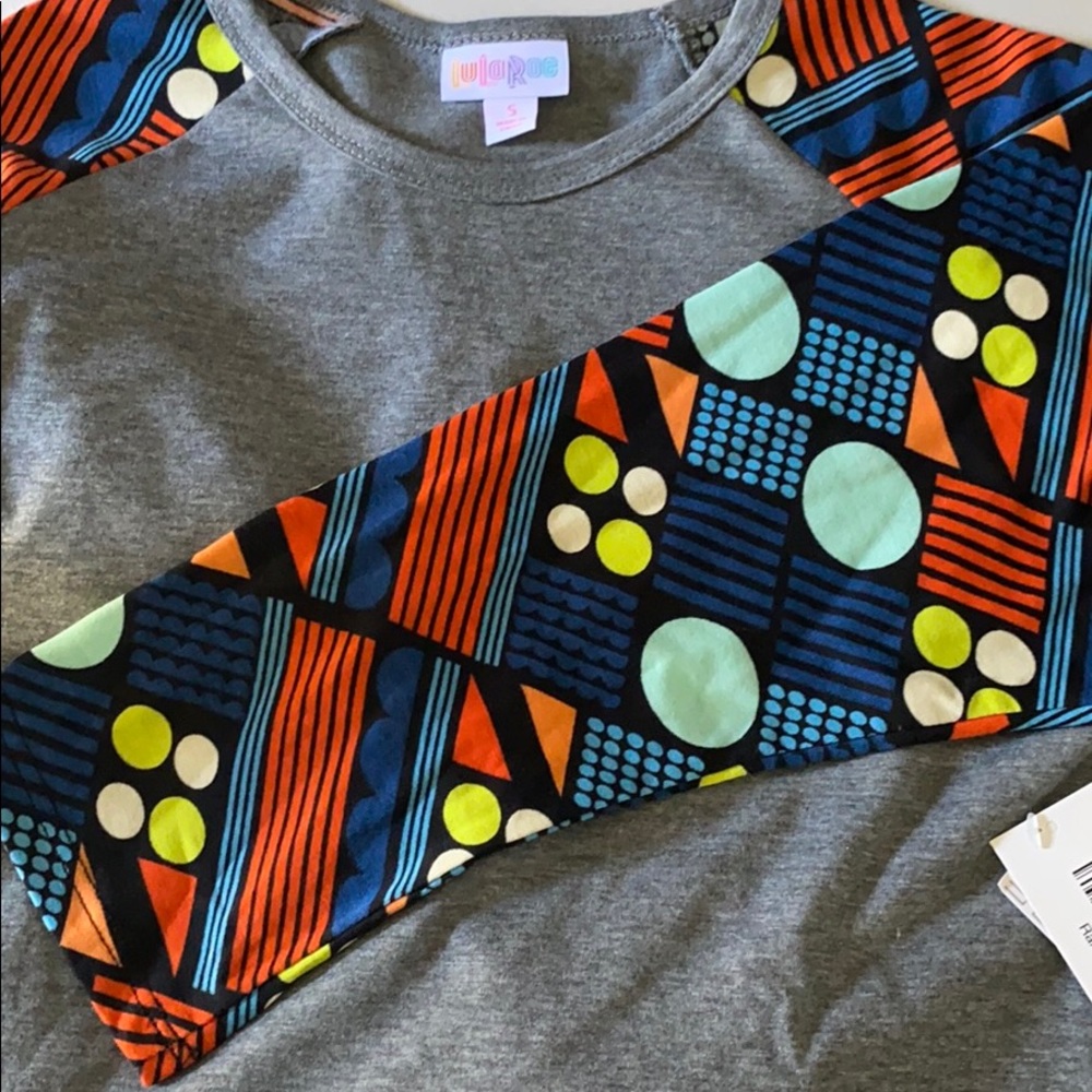 BNWT S Lularoe Randy Baseball Tee - Picture 2 of 4